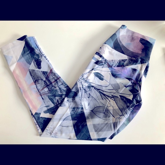 Liquido Active Leggings - Picture 2 of 2